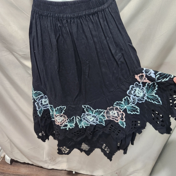 Bali Emerald Vintage 70s Floral Embroidered Whimsigoth Top and Skirt Set - Picture 5 of 13